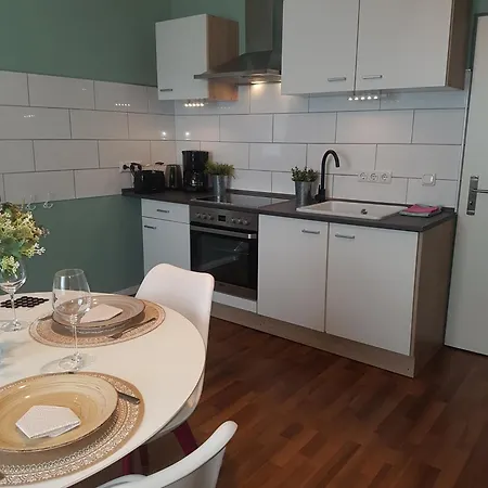 Einfuehrungspreis Gemuetliche Auszeit - Designwohnung - 4 Sterne Hotelboxspringbetten - Kueche - Familie - Erdgeschoss *